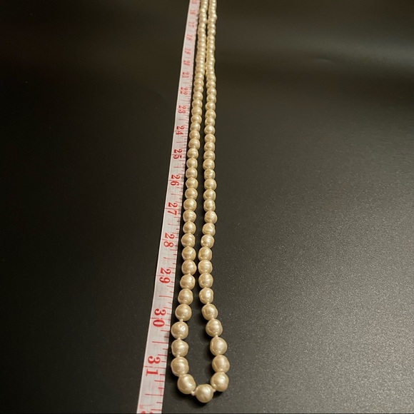 HP🎉 1981 Chanel Pearl Necklace - Picture 14 of 14